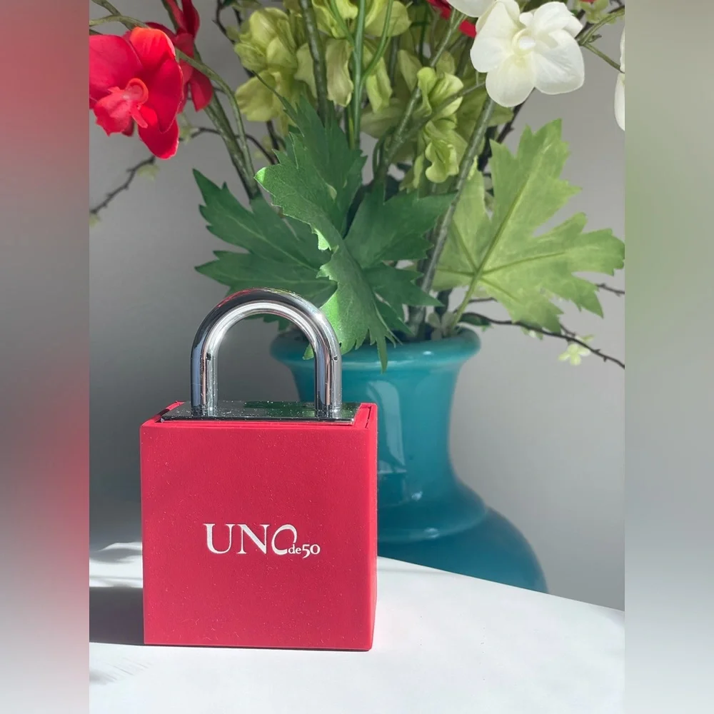 Uno de 50 Small Gift Box - Picture 1 of 4